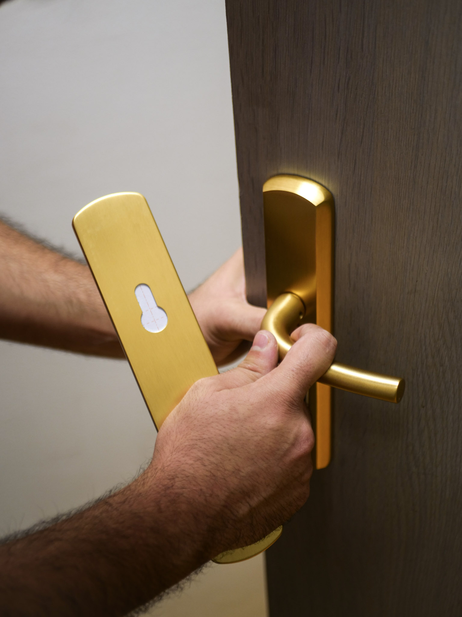 Pose de poignée blindée